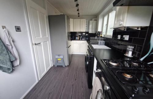 Purley Apartment | Large 1 bed flat in Purley close to train station