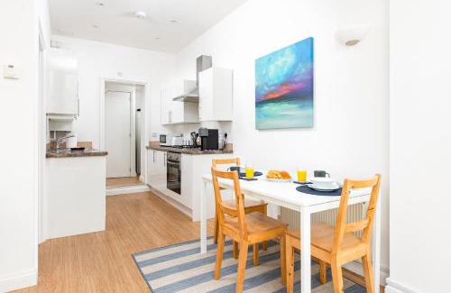 Brislington Apartment | Large 1 bed Flat-Long Stays-By MatchstickStays