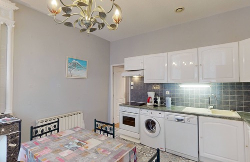 Bagneres-de-Luchon Apartment | Large 1-bedroom T2 on Etigny lane, ideal for vacationers and curists.