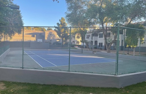 Tempe Condo | Large 1-Bedroom Condo in Gated Comm/Pools