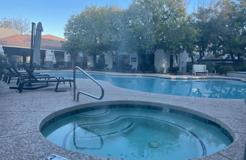 Tempe Condo | Large 1-Bedroom Condo in Gated Comm/Pools