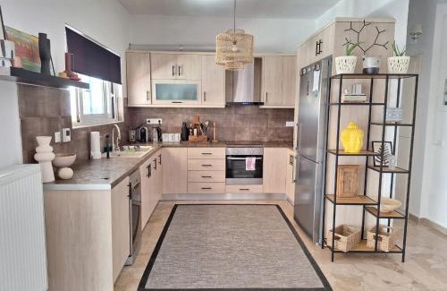Kinosargous Apartment | Large 1 bedroom Penthouse with Large Terrace