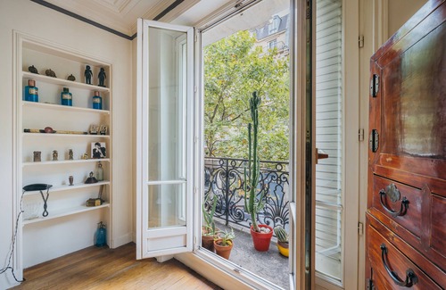 Quartier de la Roquette Apartment | Large 1BR close to Bastille and Aligre