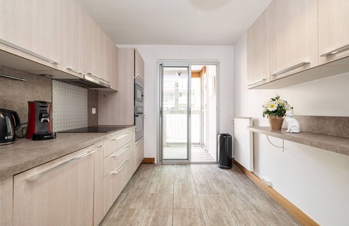 Les Baumettes Apartment | Large 2 Bdr Close to the Beach Balcony & Garage