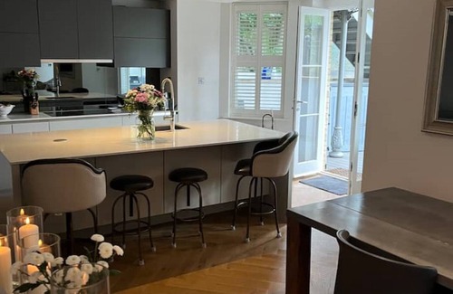 South Twickenham Apartment | Large 2 bed Apartment with large outdoor space and BBQ area