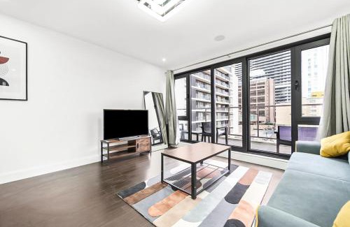 Canary Wharf Apartment | Large 2 Bed with Massive Balcony in Canary Wharf