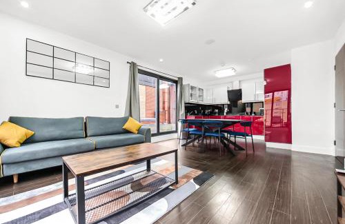Canary Wharf Apartment | Large 2 Bed with Massive Balcony in Canary Wharf