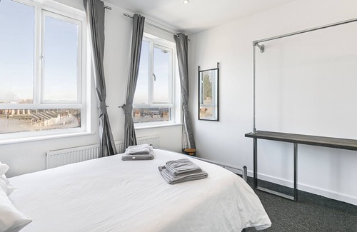 Archway Apartment | Large 2 bedroom, 3 bathroom apartment moments from tube and Whittington Hospital