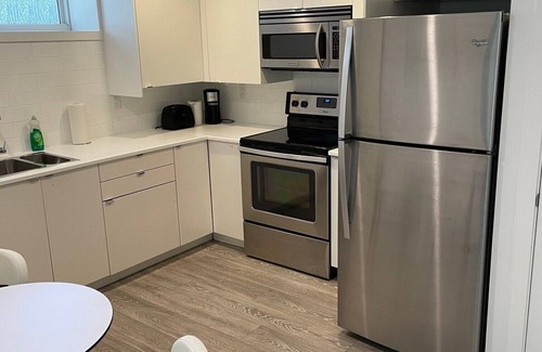 Upper Lonsdale House | Large 2 bedroom private suite