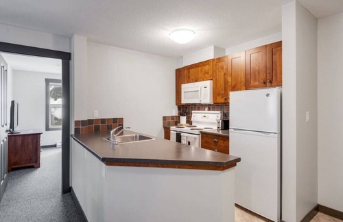 East Kootenay Condo | LARGE 2-Br 2-Ba | Ski In/Out | Pool & Hot Tubs | Central Upper Village Location