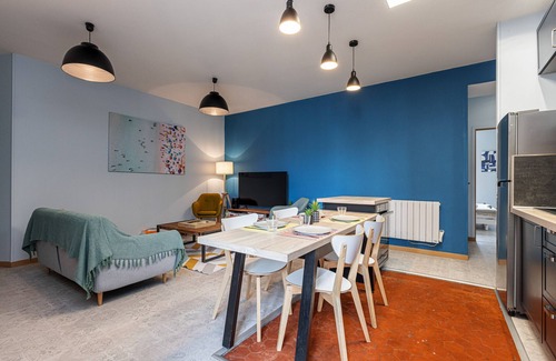 Liberation Apartment | Large 3 Bdr City Center