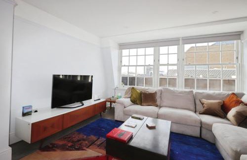 Covent Garden Apartment | Large 3 bedrm apartment in heart of Theatre Land