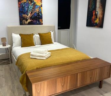 Covent Garden Apartment | Large 3 bedrm apartment in heart of Theatre Land