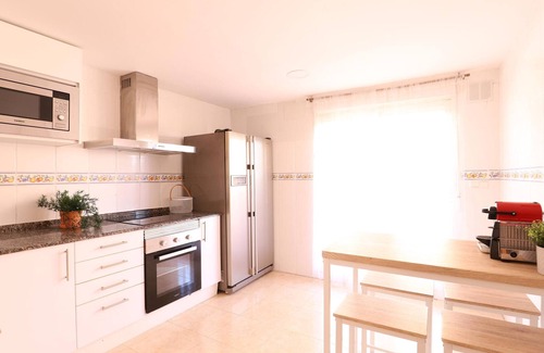 Port de Sagunt Apartment | Large 3-bedroom apartment, big terrace, air conditioning, 600m from the beach