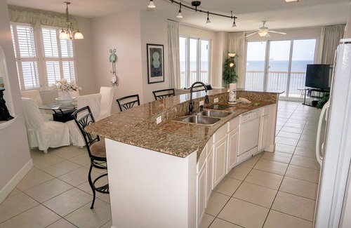 Panama City Beach Condo | LARGE 3 BEDROOM! PLENTY OF ROOM & GREAT VIEWS!