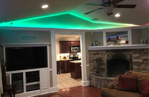 Athens House | Large 3 bedroom - Back deck - Pet Friendly