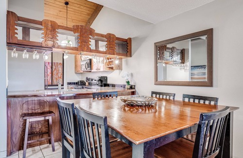 Kihei Condo | Large 3 Bedroom Condo Across From Beach! Pool & Hot Tub Access! Ocean View!