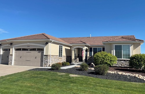 Peyton House | Large 3 bedroom house in delightful Falcon-WiFi, AC, fitness room, Mountain View