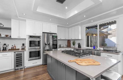 Los Cerritos House | Large 3BD : Master Suite : Pool