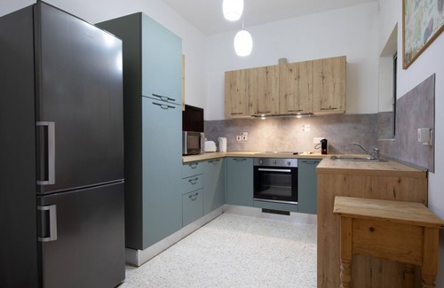 Sliema Apartment | Large 3bedroom apartment near rocky beach MCRE1-1