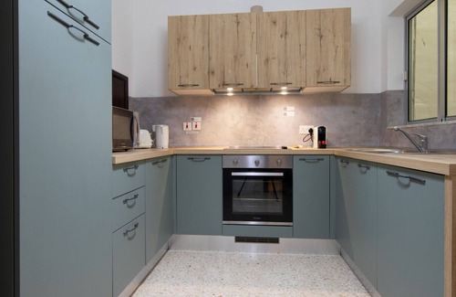 Sliema Apartment | Large 3bedroom apartment near rocky beach MCRE1-1