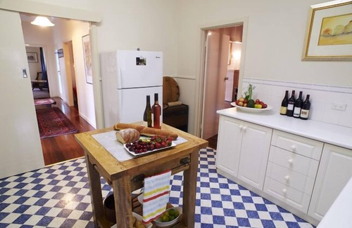 Mount Clarence House | Large 4 bedroom house perfect for larger groups of family and friends.