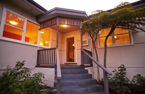 Mount Clarence House | Large 4 bedroom house perfect for larger groups of family and friends.