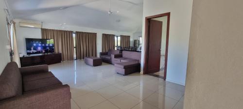 Nadi Villa | Large 4 bedroom villa with Pool in Sonaisali Nadi