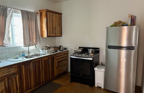 Drapers House | Large 4 bedroom with views!