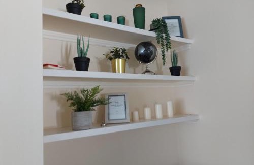 Golders Green Apartment | Large 4 bedrooms golders green