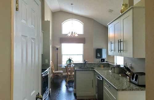 Westridge Villa | Large 4 bedrooms; Sleeps 8; 2 en-suite master bedrooms, 3 baths, Free Wifi/Cable/Parking