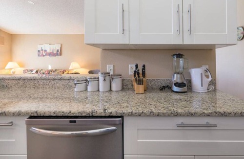 Westridge Villa | Large 4 bedrooms; Sleeps 8; 2 en-suite master bedrooms, 3 baths, Free Wifi/Cable/Parking