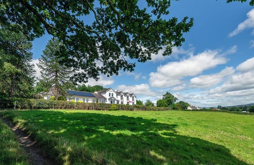 Kenmare Condo | Large 5 bedroom home to sleep 10 people with wonderful sea views