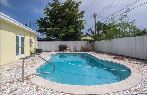 Boulevard Heights House | LARGE 5 Bedroom POOL HOME IN HOLLYWOOD WOW! plus POOL and more