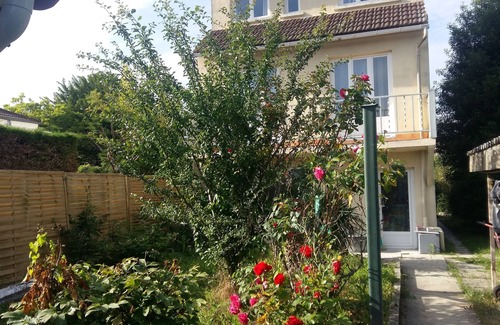 Yerres Apartment | Large 5-room gîte100 m2 to 25mm Paris; 35mm Disney; 15mm orly; 30mm CDG;