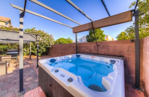 Las Vegas House | Large 6 Bedrooms Home 13 Miles to Las Vegas Strip License Number G66-06299