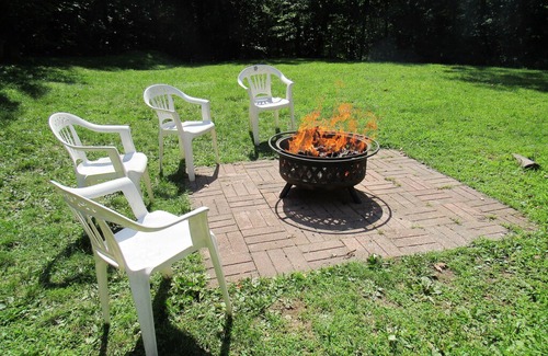 Effort House | Large 6BR Poconos Home, Indoor Hot Tub, Pool, Game Room, Fire Pit, Cable, WiFi!