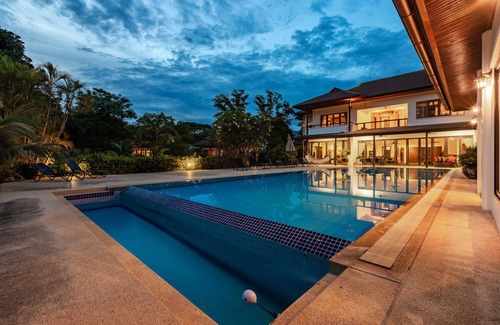 Hua Hin Villa | Large 7 Bed Luxury Villa on the Golf Course