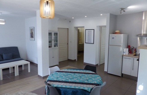 Banyuls-sur-Mer Apartment | Large air-conditioned T2, private parking near the center and beach