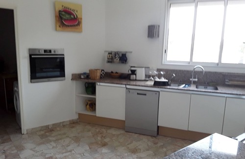 La Gare House | Large air-conditioned apartment 3 bedrooms, patio, parking spaces Perpignan center 150m2