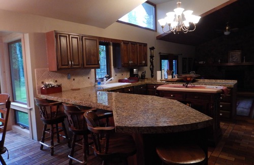 Huffman - O' Malley House | Large Anchorage Hillside Home - Great Rental Rates