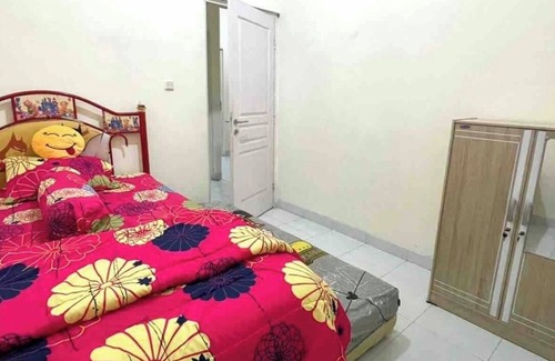 Cilandak House | Large and Cheap Family Guesthouse in Graha Permata Kota