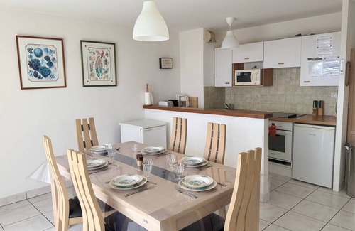 Saint-Cast-le-Guildo Apartment | Large apartment with sea view in a quiet residence in Saint Cast le Guildo, 2 bedrooms for 7.