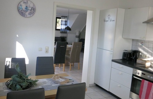 Tarforst House | Large apartment 3 rooms/kitchen/bathroom/G-WC, balcony with private access