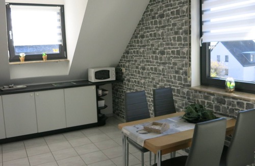 Tarforst House | Large apartment 3 rooms/kitchen/bathroom/G-WC, balcony with private access