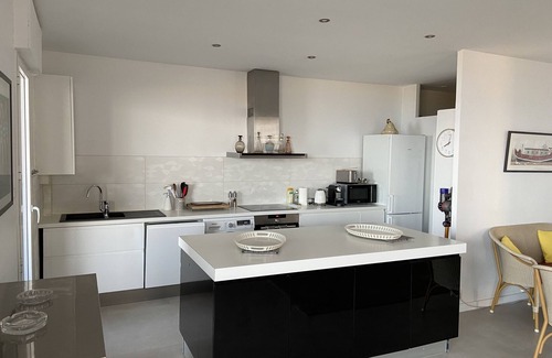 Carnon-Plage Apartment | Large apartment directly on the beach, 1st floor