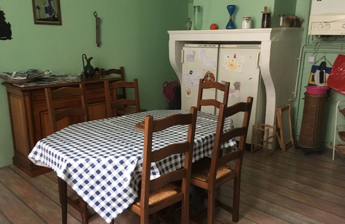 Dole Apartment | Large apartment downtown, quiet, comfortable, free tea, coffee