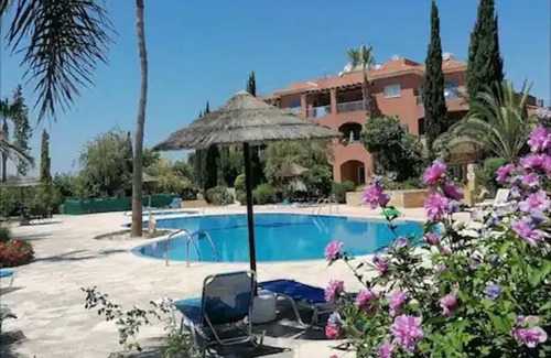 Mandria Apartment | Large apartment in idyllic complex, close to the beach