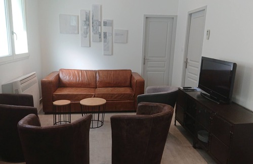 Charmettes - Bellecombe Apartment | Large apartment in the Bellecombe district. Near Part Dieu train station.