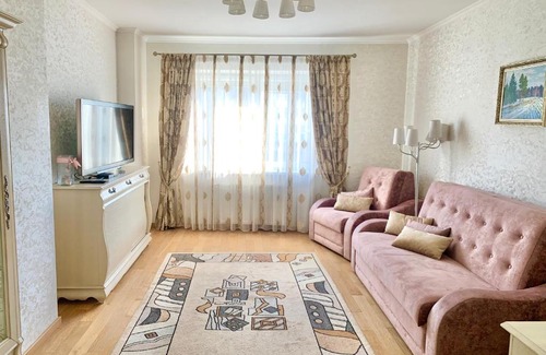 Tsentralny District Apartment | Large Apartment on REPINA-4